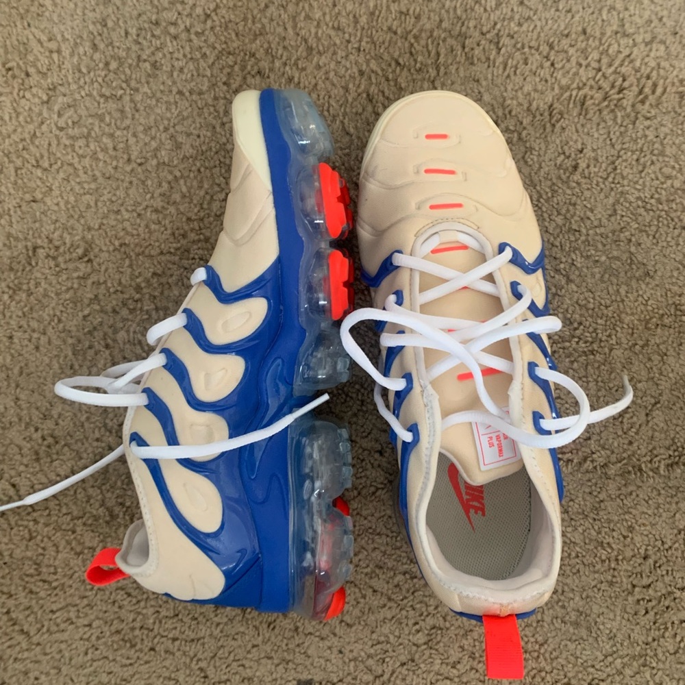 Nike Air Vapormax Plus Coconut Milk Bright Crimson